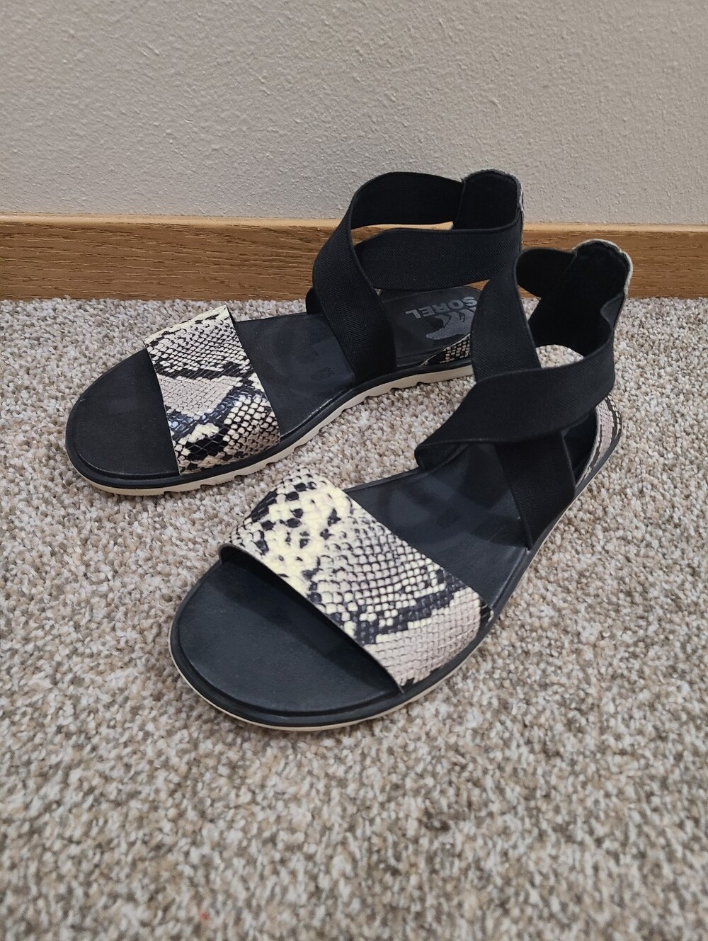 Sorel Ella II Black Leather Snakeskin Print Ankle Strap Flat Sandals - Picture 2 of 6